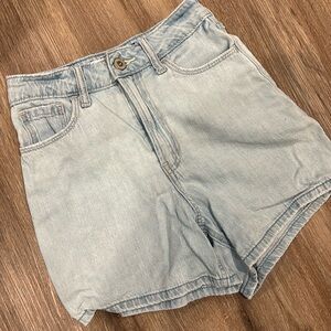 Ultra High Rise Shorts By Hollister (Used)